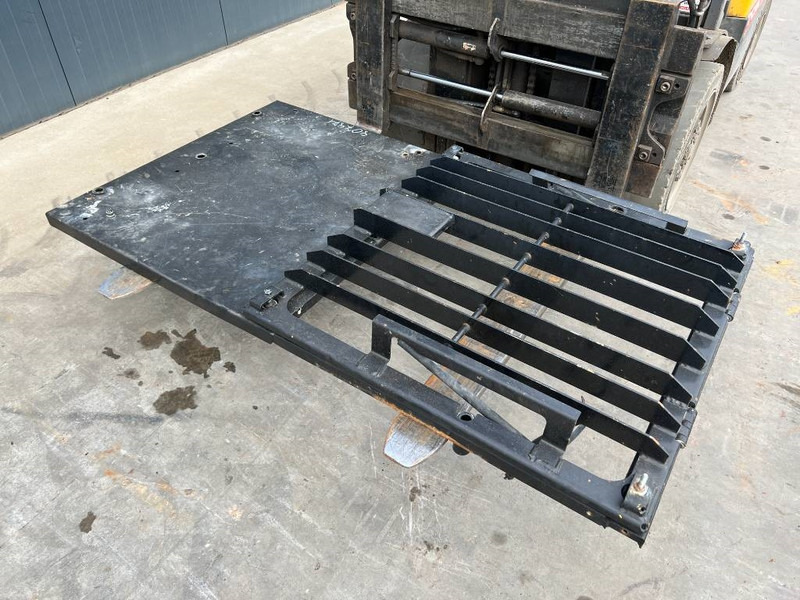 Cab and interior for Construction machinery Cat 313E / 320F / 323E / 325F / 329E / 330F / 336E / 3: picture 10 Cab and interior for Construction machinery Cat 313E / 320F / 323E / 325F / 329E / 330F / 336E / 3: picture 10