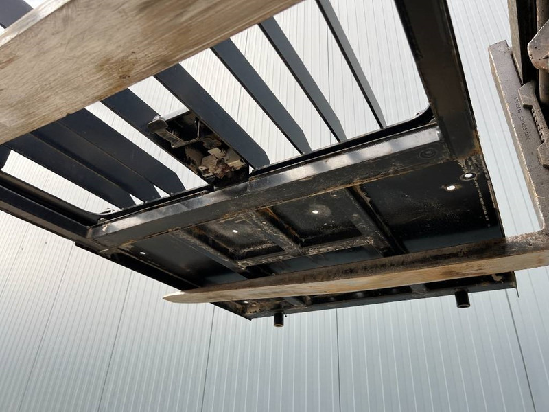 Cab and interior for Construction machinery Cat 313E / 320F / 323E / 325F / 329E / 330F / 336E / 3: picture 8 Cab and interior for Construction machinery Cat 313E / 320F / 323E / 325F / 329E / 330F / 336E / 3: picture 8