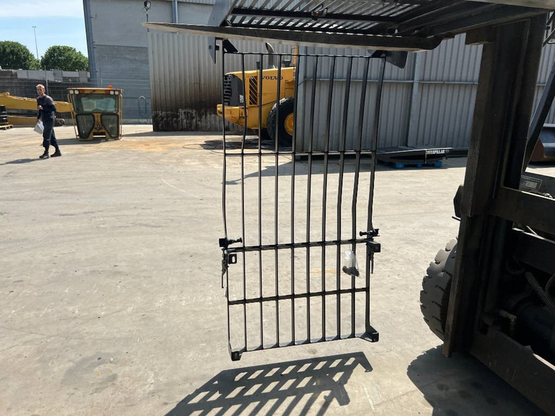 Cab and interior for Construction machinery Cat 313E / 320F / 323E / 325F / 329E / 330F / 336E / 3: picture 7 Cab and interior for Construction machinery Cat 313E / 320F / 323E / 325F / 329E / 330F / 336E / 3: picture 7