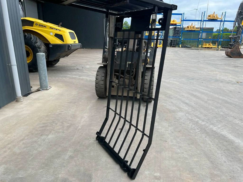 Cat 325D Guard - Cab and interior for Construction machinery: picture 3 Cat 325D Guard - Cab and interior for Construction machinery: picture 3