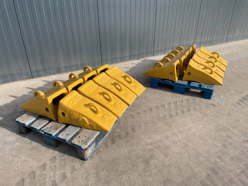 Cat 365 / 374 / 385 / 390 Tips - Bucket for Construction machinery: picture 1 Cat 365 / 374 / 385 / 390 Tips - Bucket for Construction machinery: picture 1