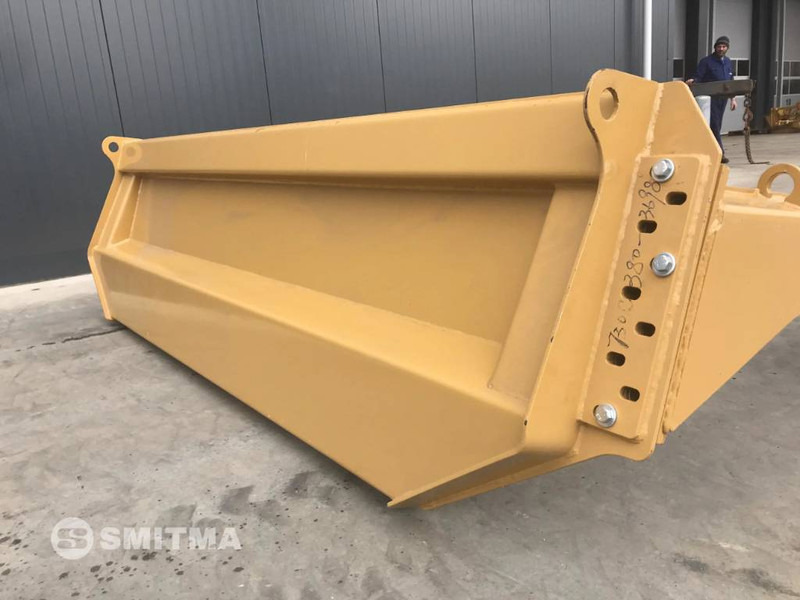 Cat 730C - Tail lift for Construction machinery: picture 3 Cat 730C - Tail lift for Construction machinery: picture 3