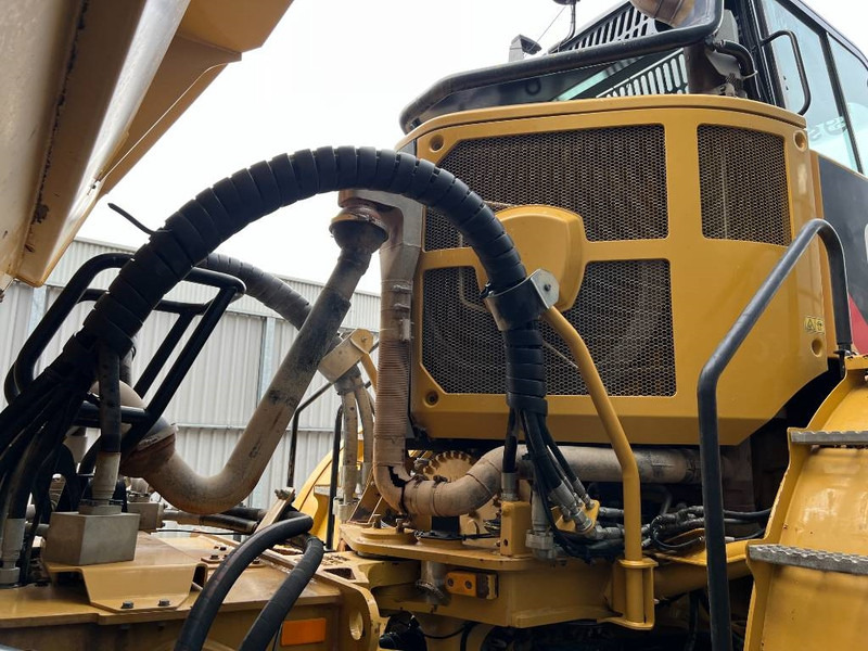 Articulated dumper Cat 735C: picture 15