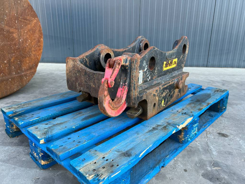 OilQuick OQ65 - 311F / 313F / 315F - Quick coupler for Construction machinery: picture 1 OilQuick OQ65 - 311F / 313F / 315F - Quick coupler for Construction machinery: picture 1