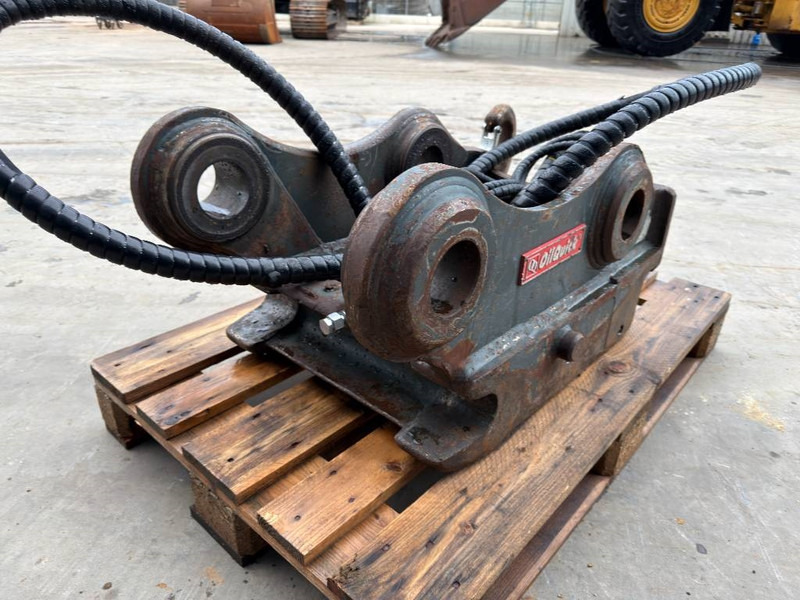 OilQuick OQ70/55 - 329E / 330F - Quick coupler for Construction machinery: picture 5 OilQuick OQ70/55 - 329E / 330F - Quick coupler for Construction machinery: picture 5