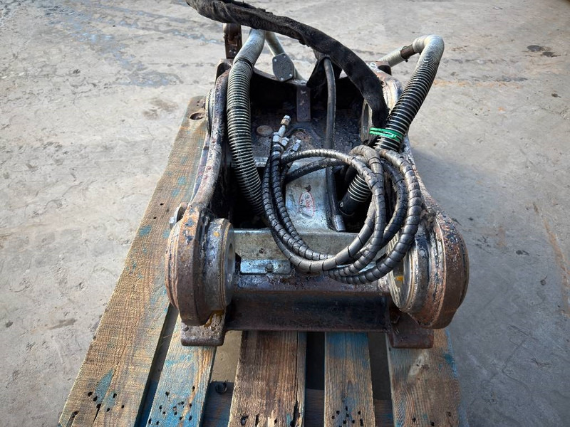 OilQuick OQ70/55 - M314F / M316F / M318F - Quick coupler for Construction machinery: picture 5 OilQuick OQ70/55 - M314F / M316F / M318F - Quick coupler for Construction machinery: picture 5