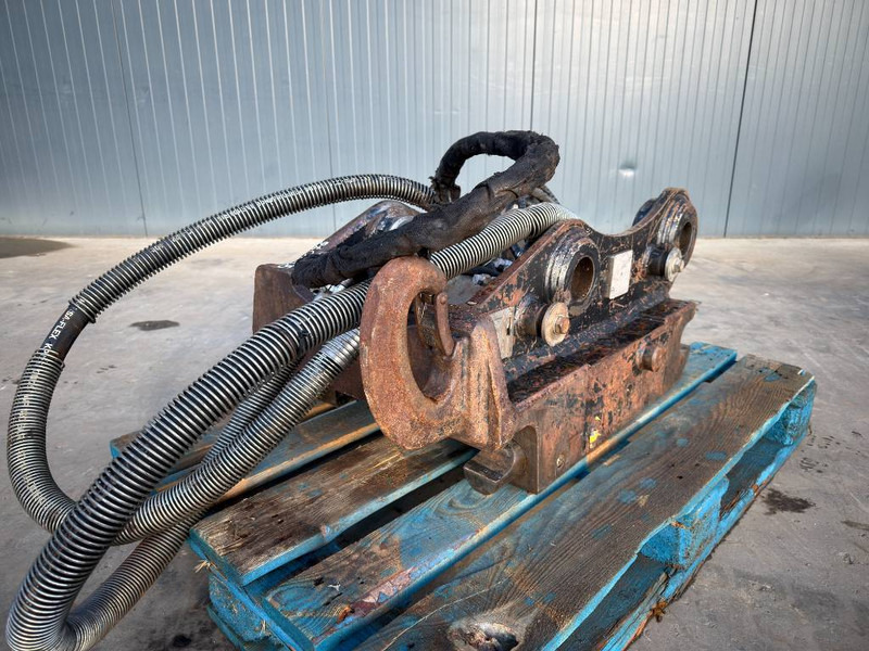 OilQuick OQ70/55 - M314F / M316F / M318F - Quick coupler for Construction machinery: picture 1 OilQuick OQ70/55 - M314F / M316F / M318F - Quick coupler for Construction machinery: picture 1