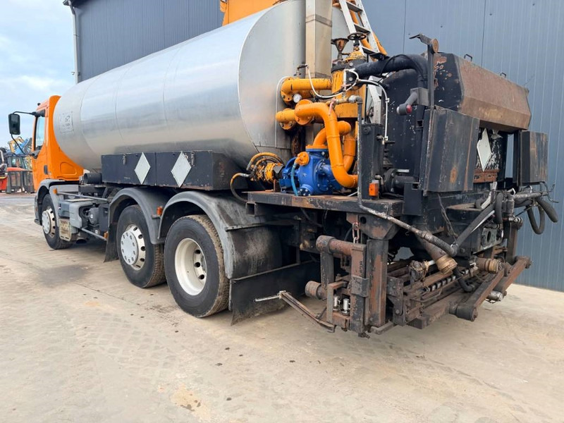 Renault Acmar - 12.000 Litres - Asphalt distributor: picture 2 Renault Acmar - 12.000 Litres - Asphalt distributor: picture 2