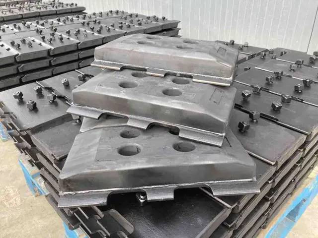 New Frame/ Chassis for Construction machinery Volvo Rubber Asphalt Pads: picture 1