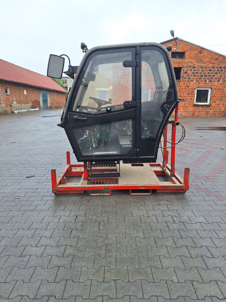 CAT - Cab for Loader: picture 1 CAT - Cab for Loader: picture 1