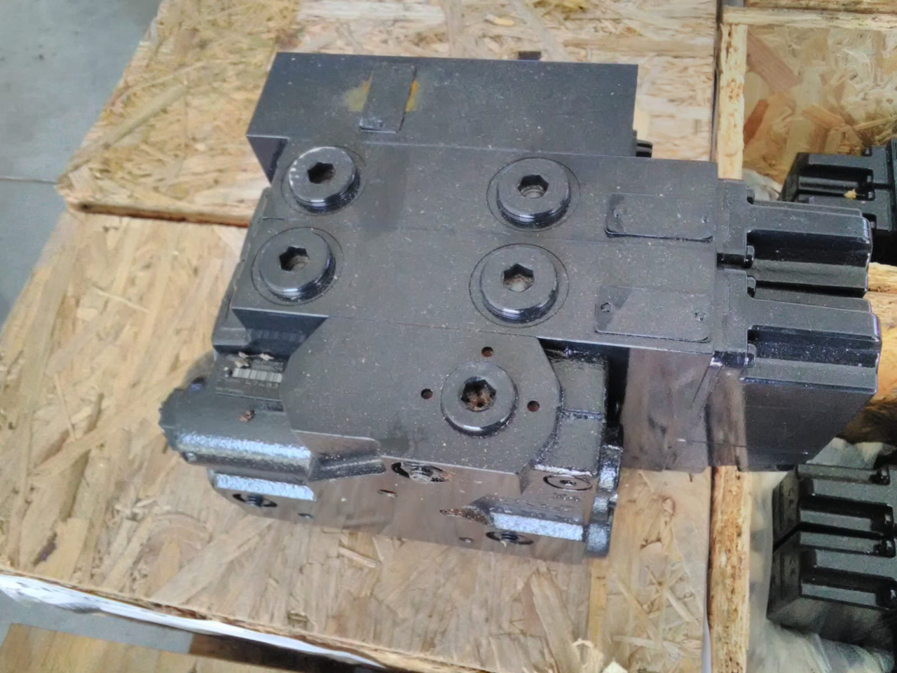 CNH 47433959 - Valve for Agricultural machinery: picture 4 CNH 47433959 - Valve for Agricultural machinery: picture 4