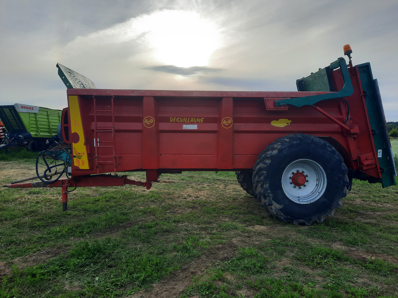 DEGUILLAUME Force 16 D - Manure spreader: picture 1 DEGUILLAUME Force 16 D - Manure spreader: picture 1