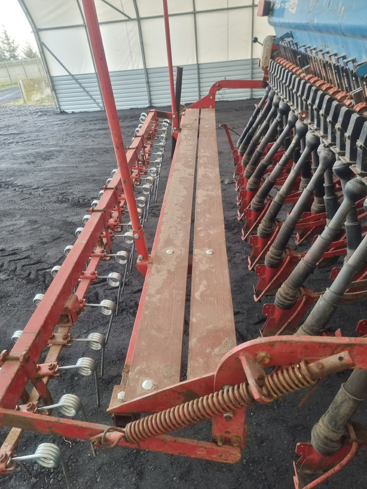 ISARIA 6000 - Combine seed drill: picture 5 ISARIA 6000 - Combine seed drill: picture 5