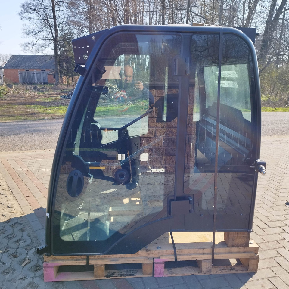 JCB TM - Cab for Loader: picture 4 JCB TM - Cab for Loader: picture 4
