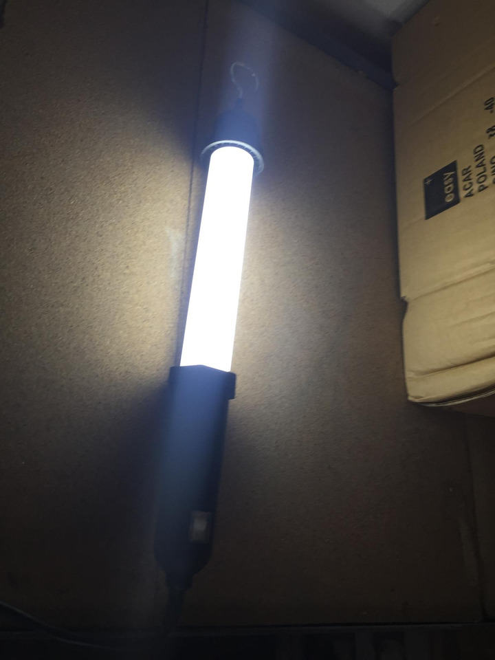 Lampa warsztatowa na 5 metrowym przewodzie zasilającym - Garage equipment: picture 3 Lampa warsztatowa na 5 metrowym przewodzie zasilającym - Garage equipment: picture 3