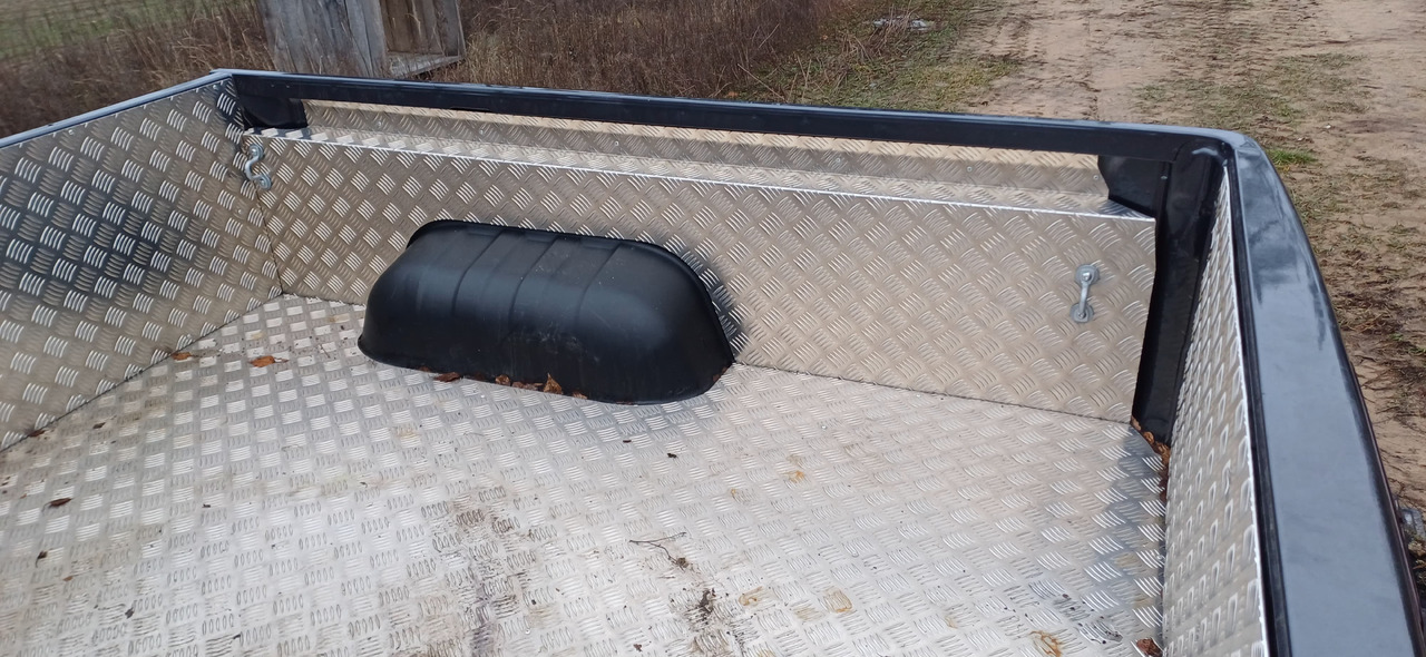 TOYOTA HILUX Extracab (2023 r.) NOWA paka skrzynia - Other machinery: picture 4 TOYOTA HILUX Extracab (2023 r.) NOWA paka skrzynia - Other machinery: picture 4