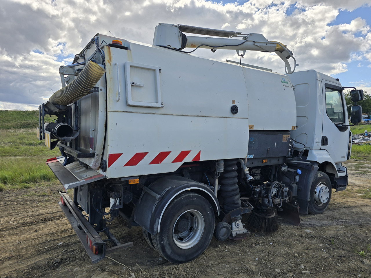 RENAULT Midlum - Road sweeper: picture 4 RENAULT Midlum - Road sweeper: picture 4