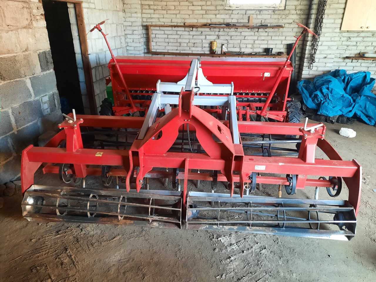 UNIA POZNANIAK 370/2.7L + ARAMIS 2,7R - Combine seed drill: picture 5 UNIA POZNANIAK 370/2.7L + ARAMIS 2,7R - Combine seed drill: picture 5