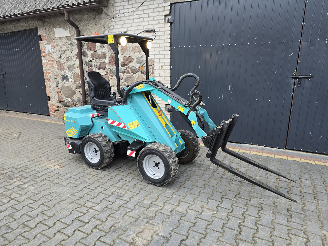 VANO DIESEL 120 DS - Skid steer loader: picture 1 VANO DIESEL 120 DS - Skid steer loader: picture 1