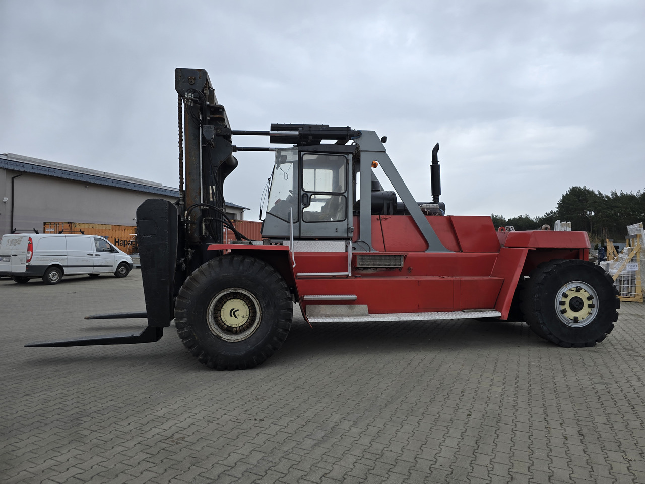 Kalmar KALMAR DCD420-12 - Container handler: picture 2 Kalmar KALMAR DCD420-12 - Container handler: picture 2