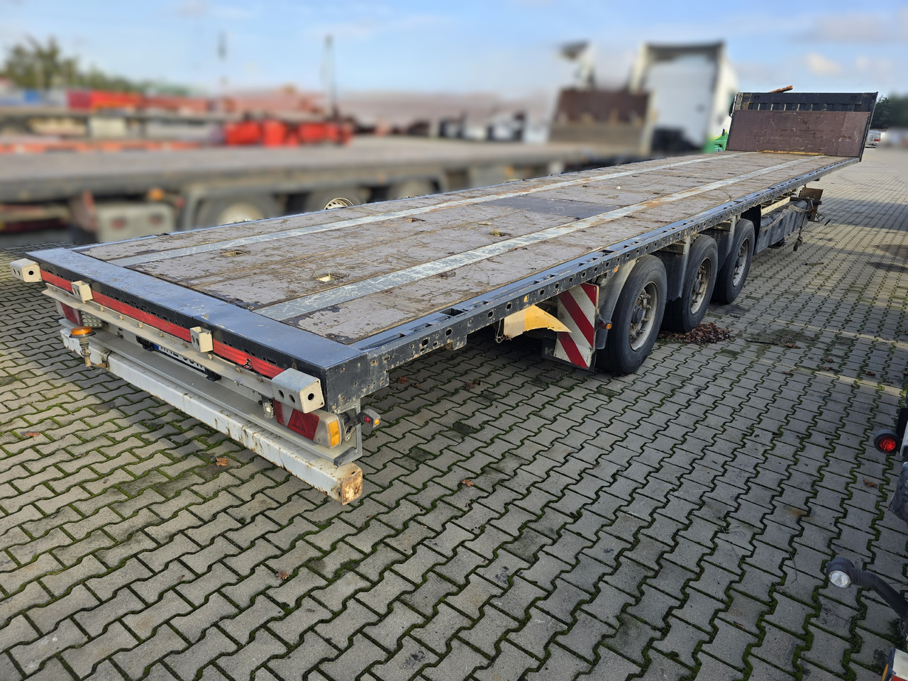 Kogel SN24 - Dropside/ Flatbed semi-trailer: picture 1 Kogel SN24 - Dropside/ Flatbed semi-trailer: picture 1