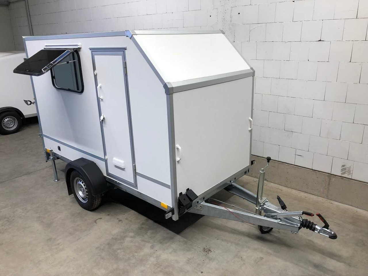 New Closed box trailer BLYSS F1330HD Seitentür,Fenster,Aero Kofferanhänger: picture 12