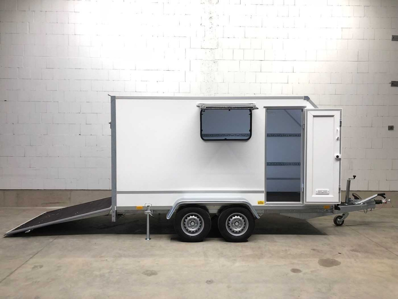 BLYSS F2036HTD Ram.,Tür, Fenst.,Aero Kofferanhänger - Motorcycle trailer: picture 1 BLYSS F2036HTD Ram.,Tür, Fenst.,Aero Kofferanhänger - Motorcycle trailer: picture 1