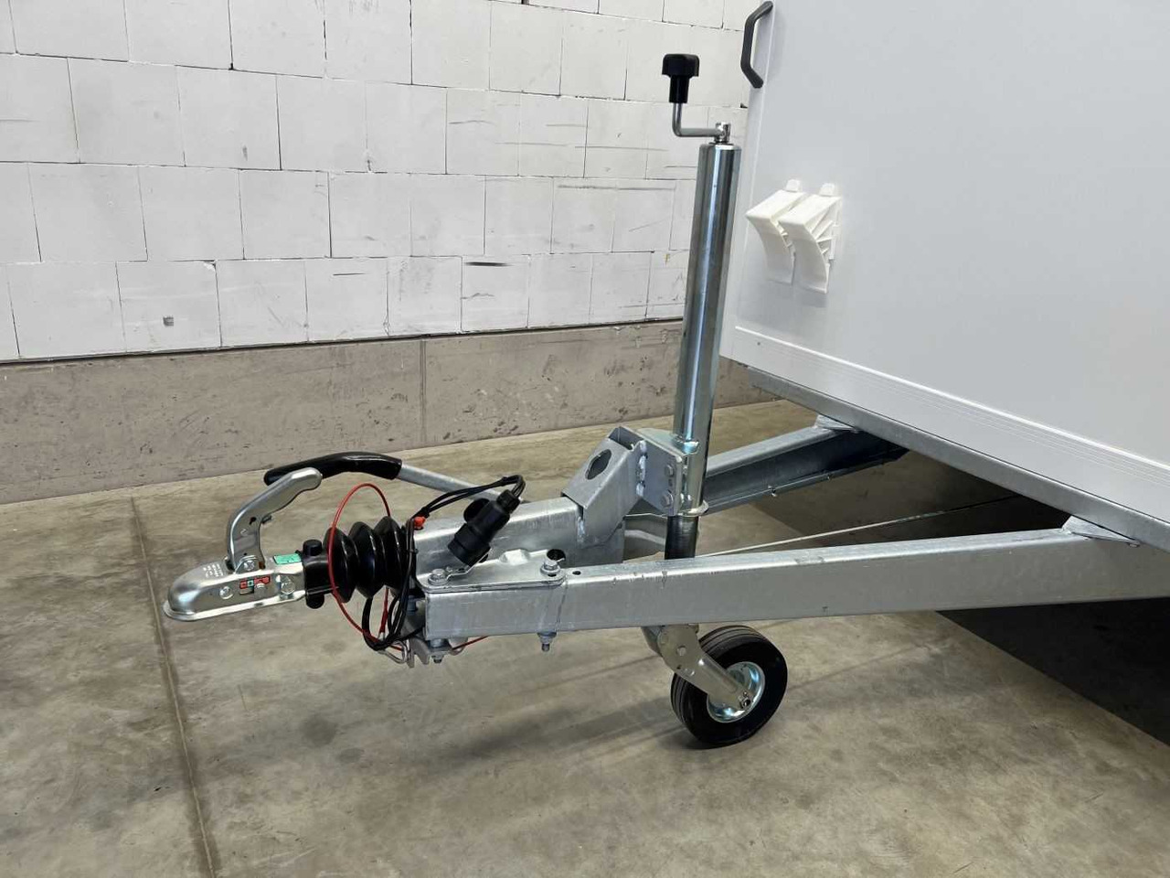 New Closed box trailer BLYSS FS1330/180HL Kofferanhänger: picture 20