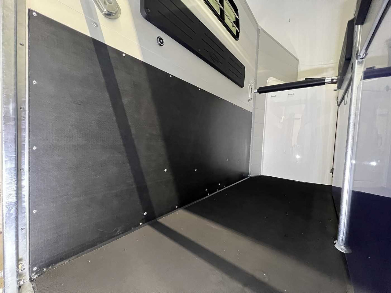New Horse trailer BOECKMANN Portax SKA Pferdeanhänger: picture 20