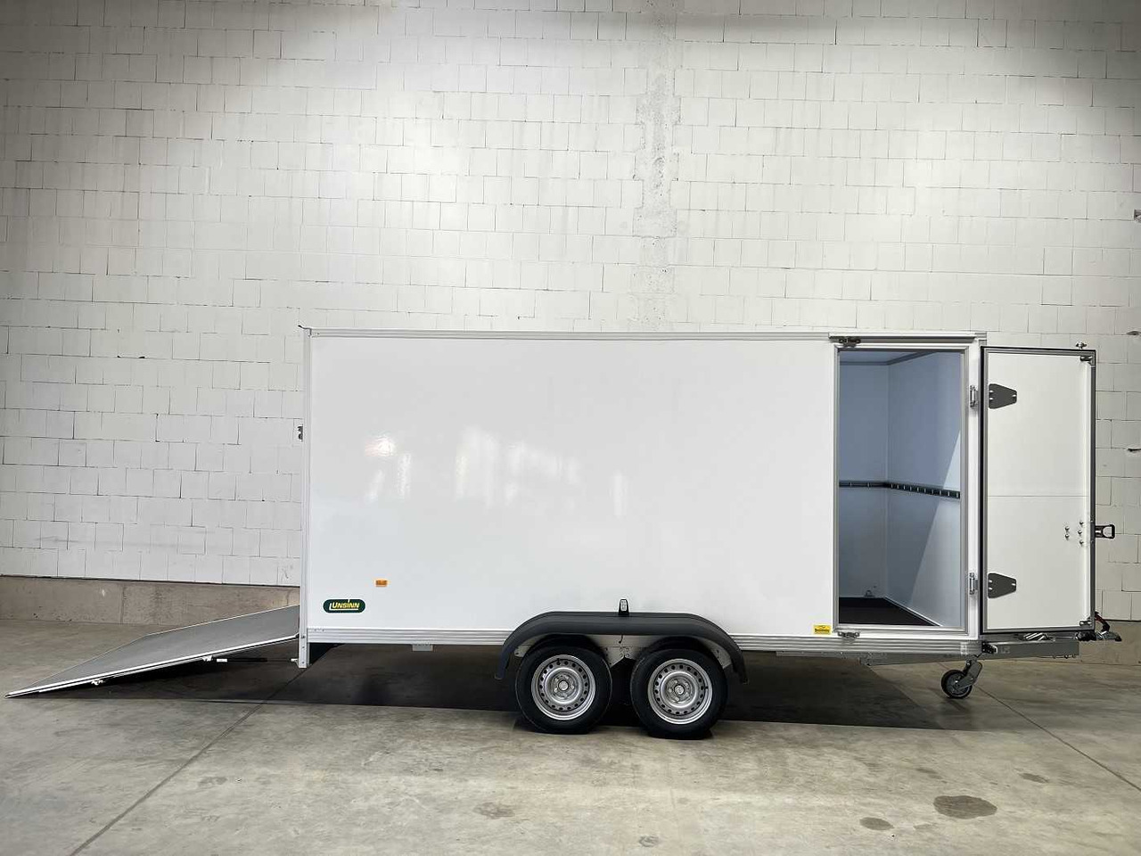 UNSINN UKU 421719-26-14 Rampe Tür Kofferanhänger - Closed box trailer: picture 1 UNSINN UKU 421719-26-14 Rampe Tür Kofferanhänger - Closed box trailer: picture 1