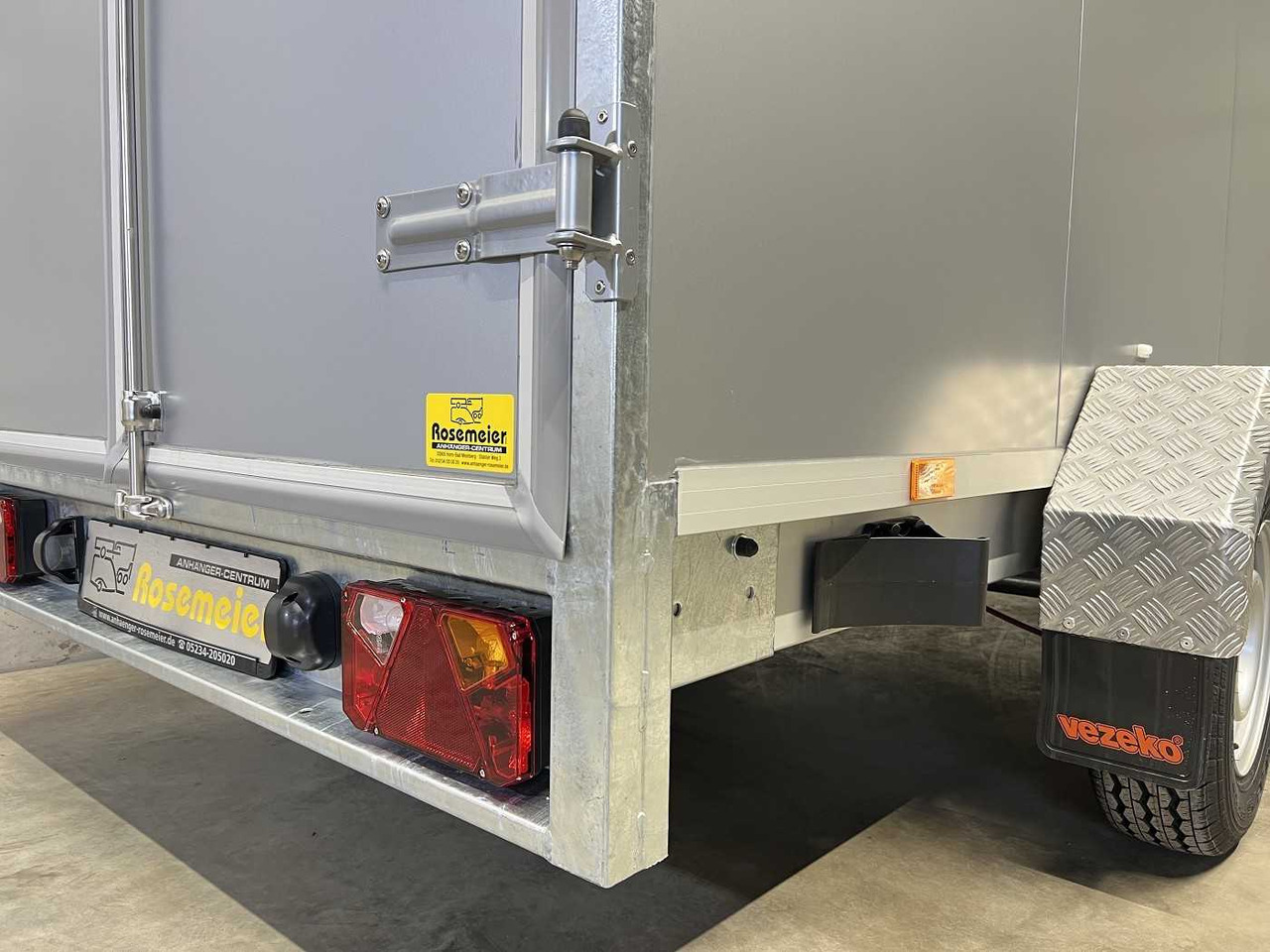 New Closed box trailer VEZEKO TK B 27.35 Individual Kofferanhänger: picture 18