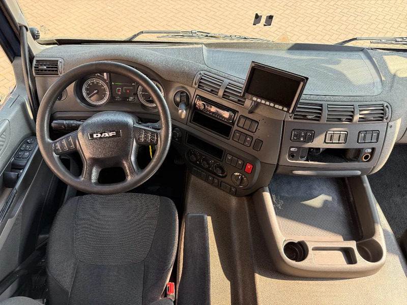 DAF CF 400 CF400 4x2 Skylights / 676tkm / apk-tuv 01-2026 / Holland truck - Tractor unit: picture 4 DAF CF 400 CF400 4x2 Skylights / 676tkm / apk-tuv 01-2026 / Holland truck - Tractor unit: picture 4