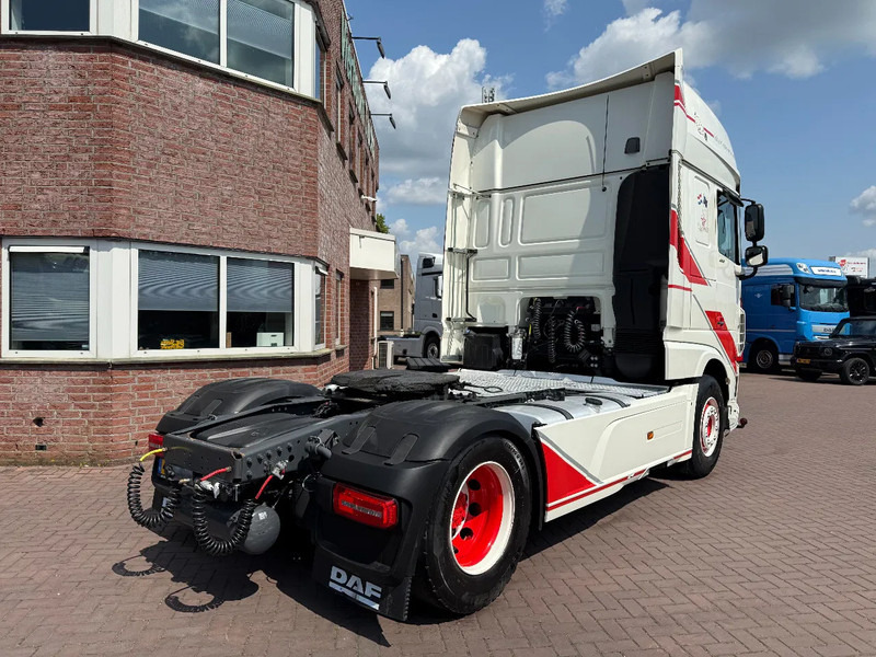 DAF XF 480 XF480 SSC 4X2 / EURO6 D / RETARDER / SPECIAL INTERIOR / NEW CONDITION / FULL AIR / NL TRUCK - Tractor unit: picture 5 DAF XF 480 XF480 SSC 4X2 / EURO6 D / RETARDER / SPECIAL INTERIOR / NEW CONDITION / FULL AIR / NL TRUCK - Tractor unit: picture 5