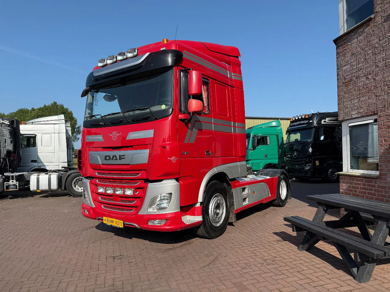 DAF XF 530 XF530 4X2 / RETARDER / ONLY 601.787KM / FULL SPOILER / MANUAL GEARBOX - Tractor unit: picture 2 DAF XF 530 XF530 4X2 / RETARDER / ONLY 601.787KM / FULL SPOILER / MANUAL GEARBOX - Tractor unit: picture 2