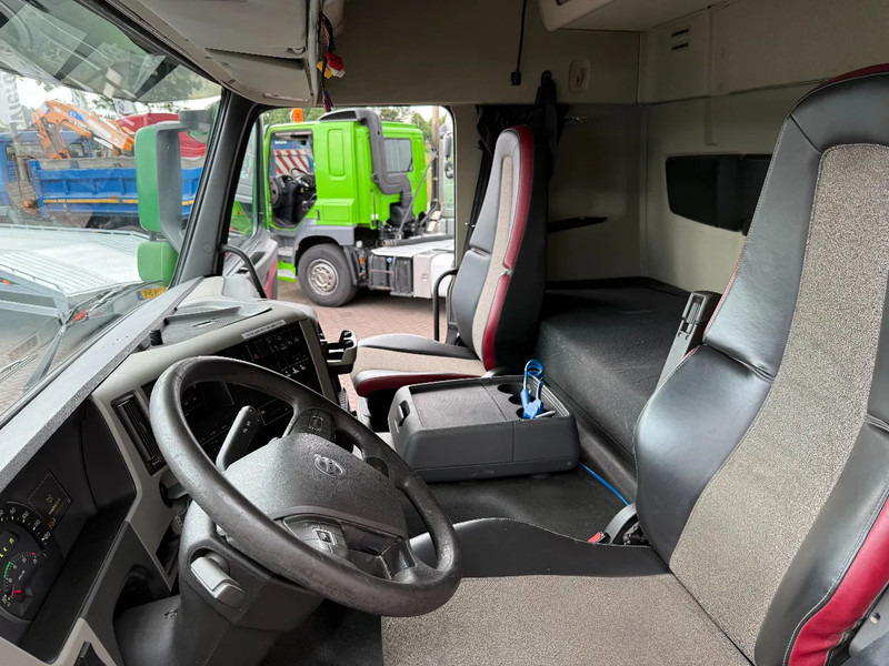 Volvo FM FM370 4X2 Globetrotter / Welgro compressor / Dynimac steering / Holland Truck - Tractor unit: picture 5 Volvo FM FM370 4X2 Globetrotter / Welgro compressor / Dynimac steering / Holland Truck - Tractor unit: picture 5