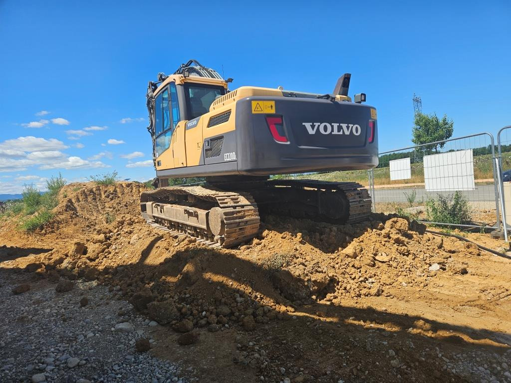 VOLVO EC 220 DL - Crawler excavator: picture 5 VOLVO EC 220 DL - Crawler excavator: picture 5
