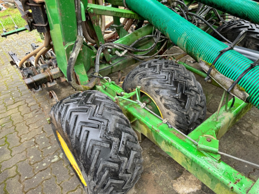 John Deere 740 A 8m - Seed drill: picture 4 John Deere 740 A 8m - Seed drill: picture 4