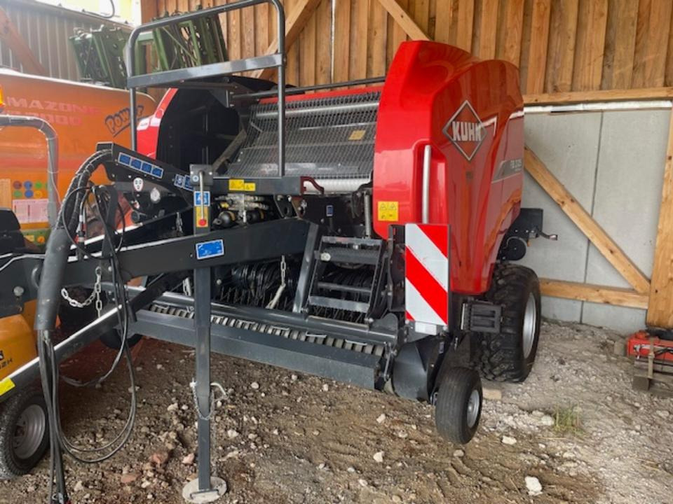 Rundballenpresse Kuhn FB 3125 OC 14 - Round baler: picture 1 Rundballenpresse Kuhn FB 3125 OC 14 - Round baler: picture 1