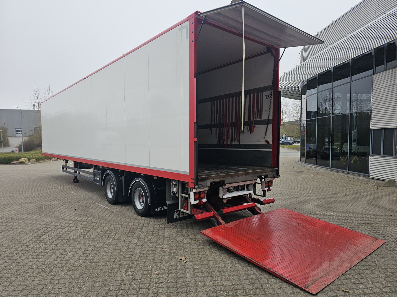 Kel-Berg 2 Aksel City 13,60 - Closed box semi-trailer: picture 3 Kel-Berg 2 Aksel City 13,60 - Closed box semi-trailer: picture 3