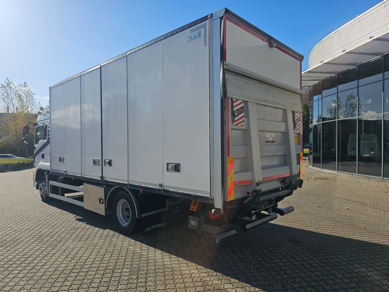 MAN TGM 15.290 - Box truck: picture 3 MAN TGM 15.290 - Box truck: picture 3