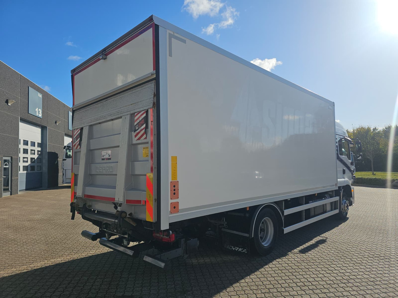 MAN TGM 15.290 - Box truck: picture 5 MAN TGM 15.290 - Box truck: picture 5