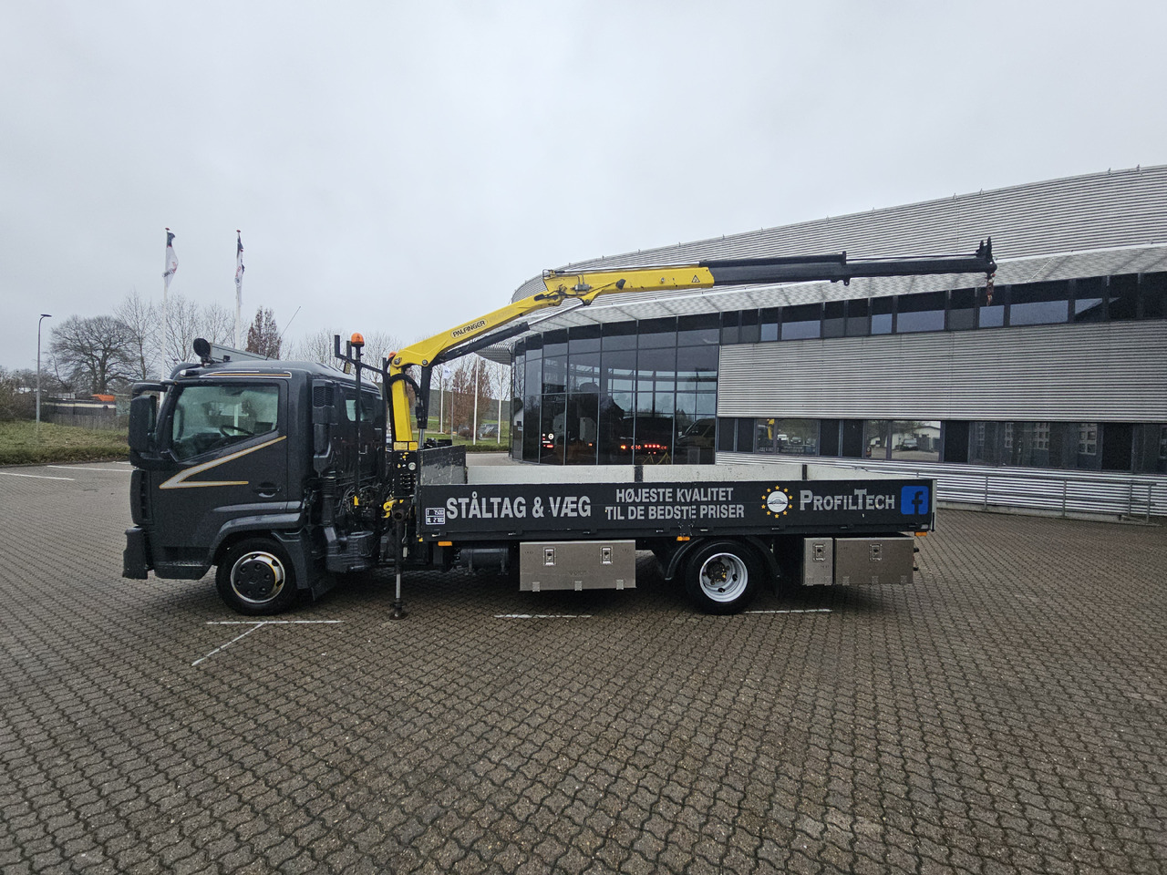 Renault D-Serie - Dropside/ Flatbed truck, Crane truck: picture 2 Renault D-Serie - Dropside/ Flatbed truck, Crane truck: picture 2