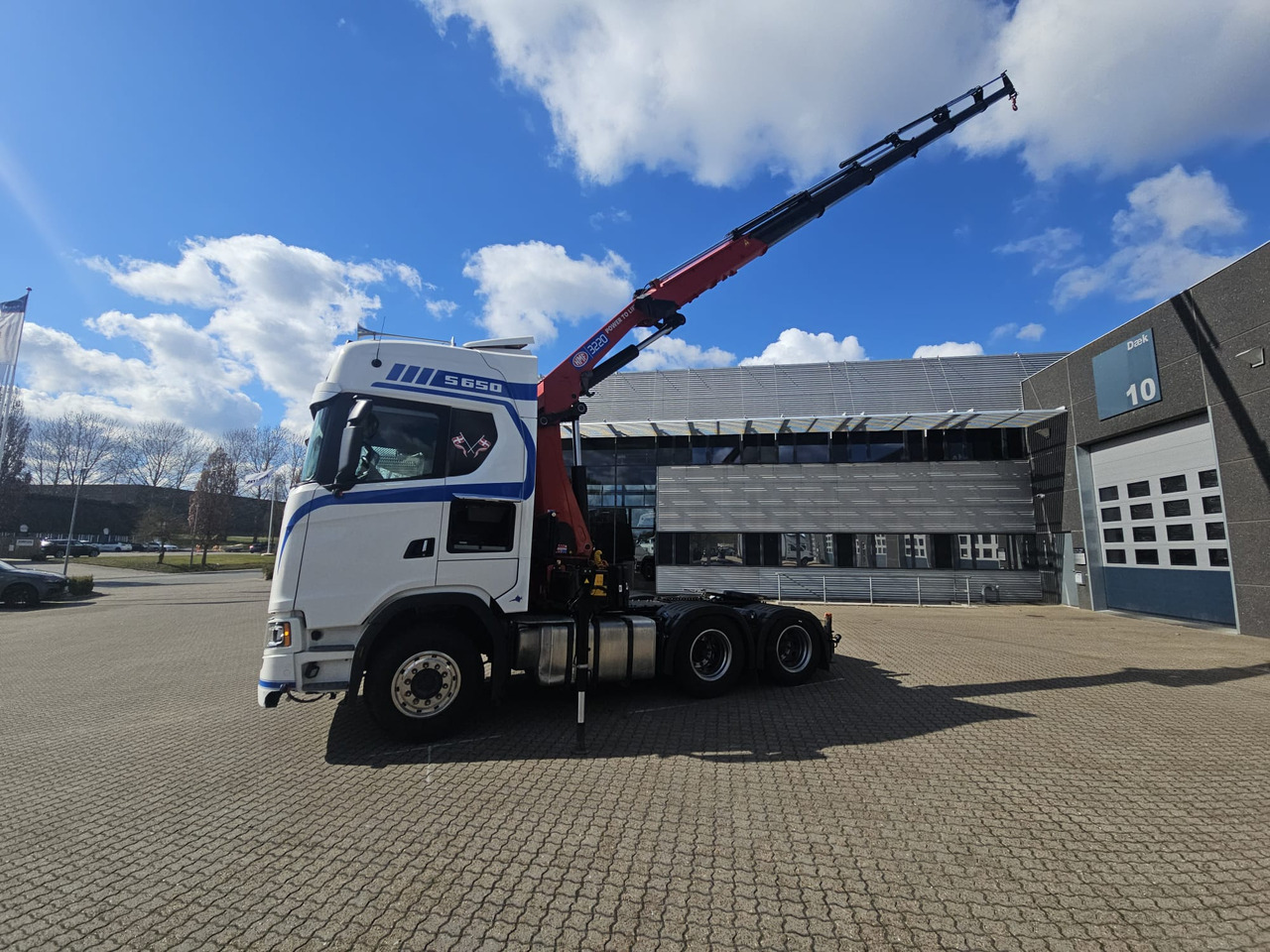 Scania S650 6x2 32 T-mtr. kran - Tractor unit: picture 4 Scania S650 6x2 32 T-mtr. kran - Tractor unit: picture 4