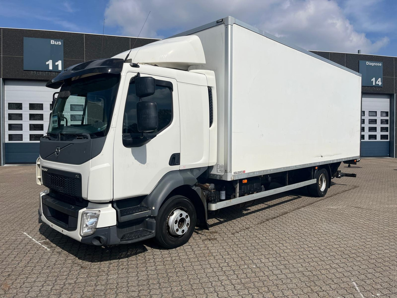 Volvo FL210 - Box truck: picture 1 Volvo FL210 - Box truck: picture 1