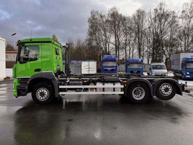 Mercedes-Benz Arocs 2643 Mit Meiller Abrollkipper Top - Hook lift truck: picture 4 Mercedes-Benz Arocs 2643 Mit Meiller Abrollkipper Top - Hook lift truck: picture 4