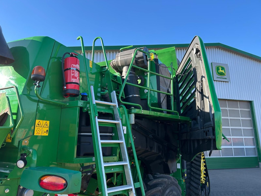 John Deere T660 - Combine harvester: picture 3 John Deere T660 - Combine harvester: picture 3