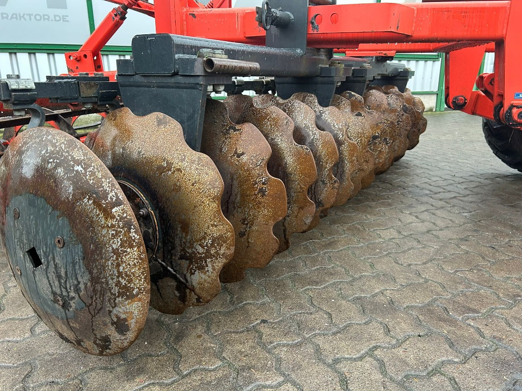 Kuhn HVA 26 - Disc harrow: picture 5 Kuhn HVA 26 - Disc harrow: picture 5