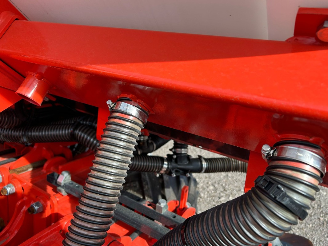 Kuhn Maxima 3 RT E *DEMO* - Sowing equipment: picture 4 Kuhn Maxima 3 RT E *DEMO* - Sowing equipment: picture 4