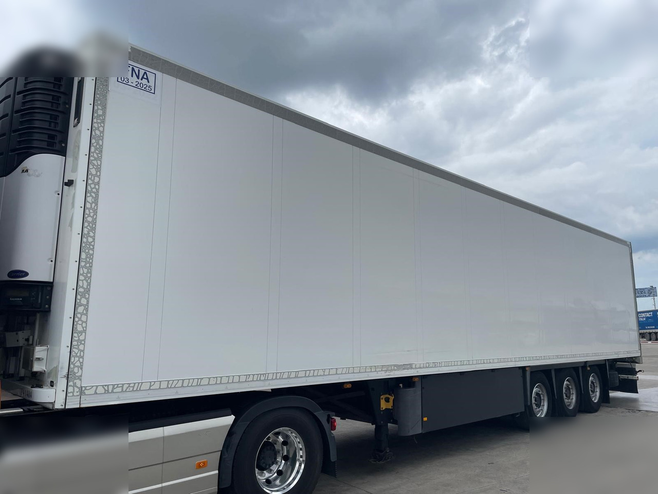 SCHMITZ - Refrigerator semi-trailer: picture 2 SCHMITZ - Refrigerator semi-trailer: picture 2