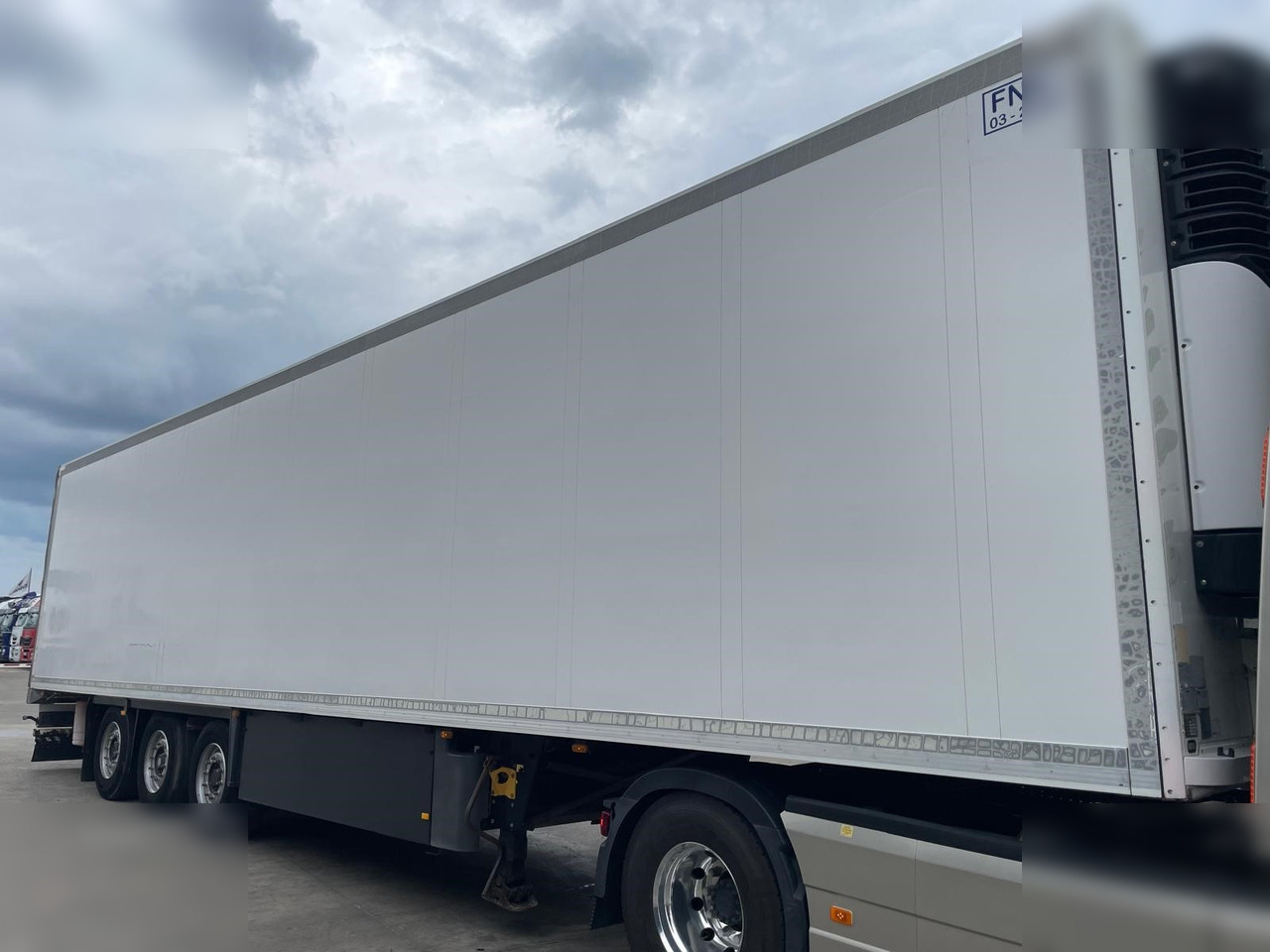 SCHMITZ - Refrigerator semi-trailer: picture 1 SCHMITZ - Refrigerator semi-trailer: picture 1